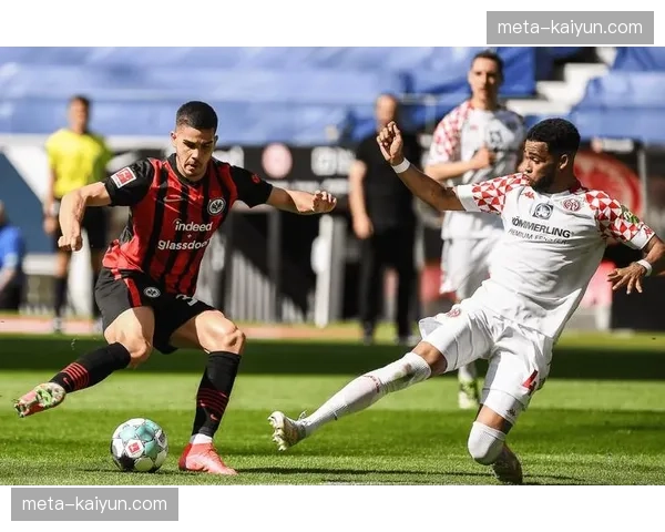 美因茨高位逼抢体能临界点分析，上半场射门11次下半场仅2次